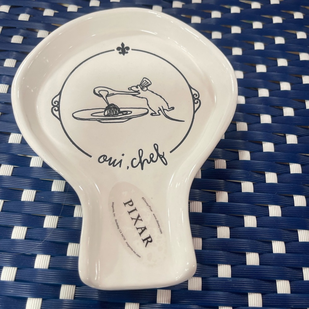 Rae Dunn Pixar Ratatouille OUI CHEF spoon rest - Brand new - Picture 3 of 5